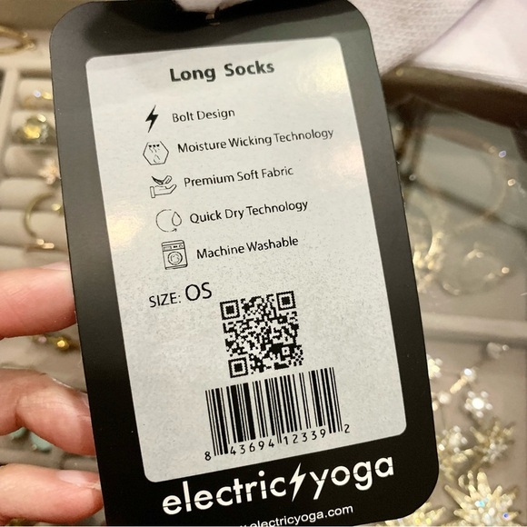 Electric Yoga White Long Cotton Knit Socks - Picture 5 of 6